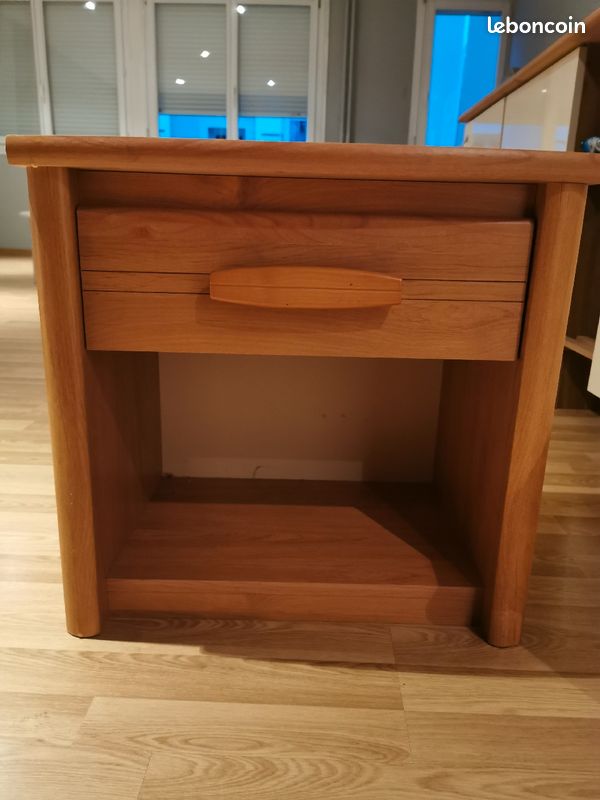 Table de nuit (image 1)