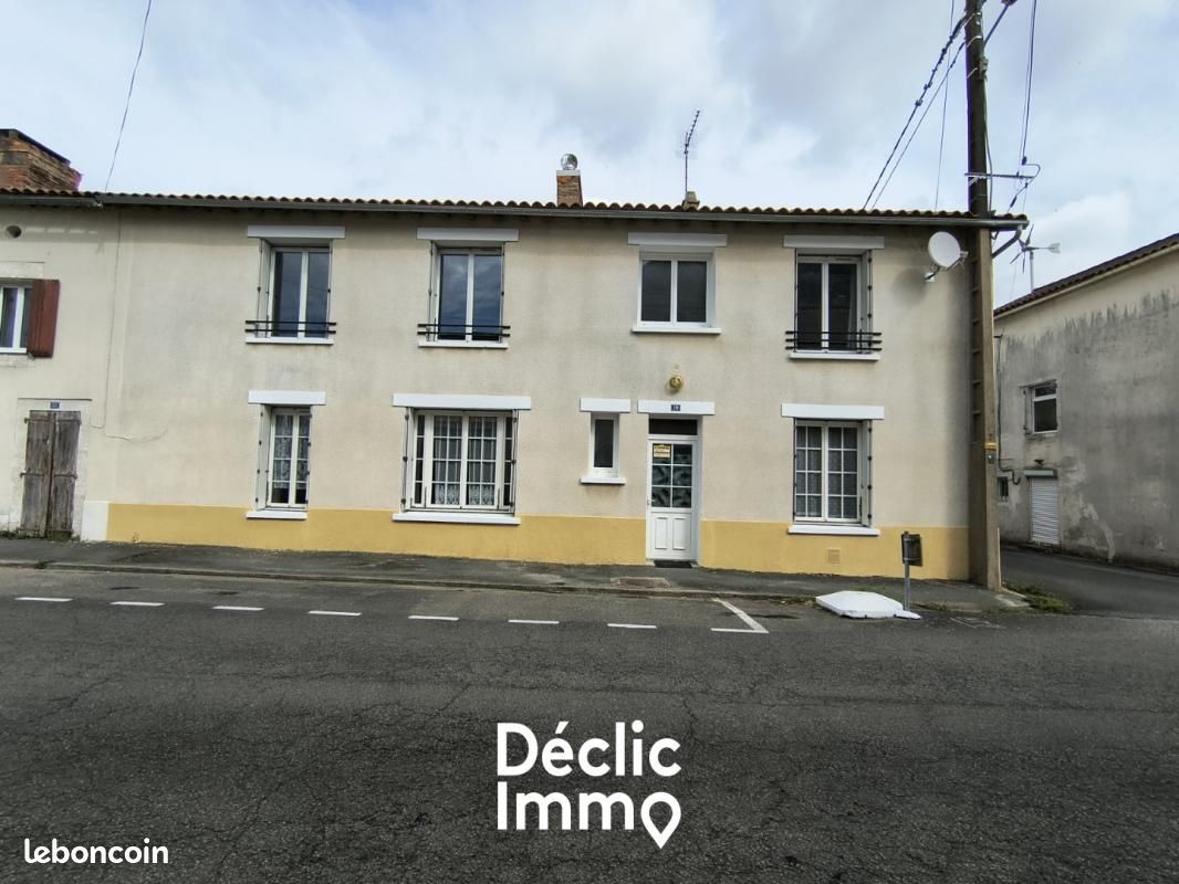 Maison 7 pièces 138 m² · à Reffannes · 138 m² · 121 500 €