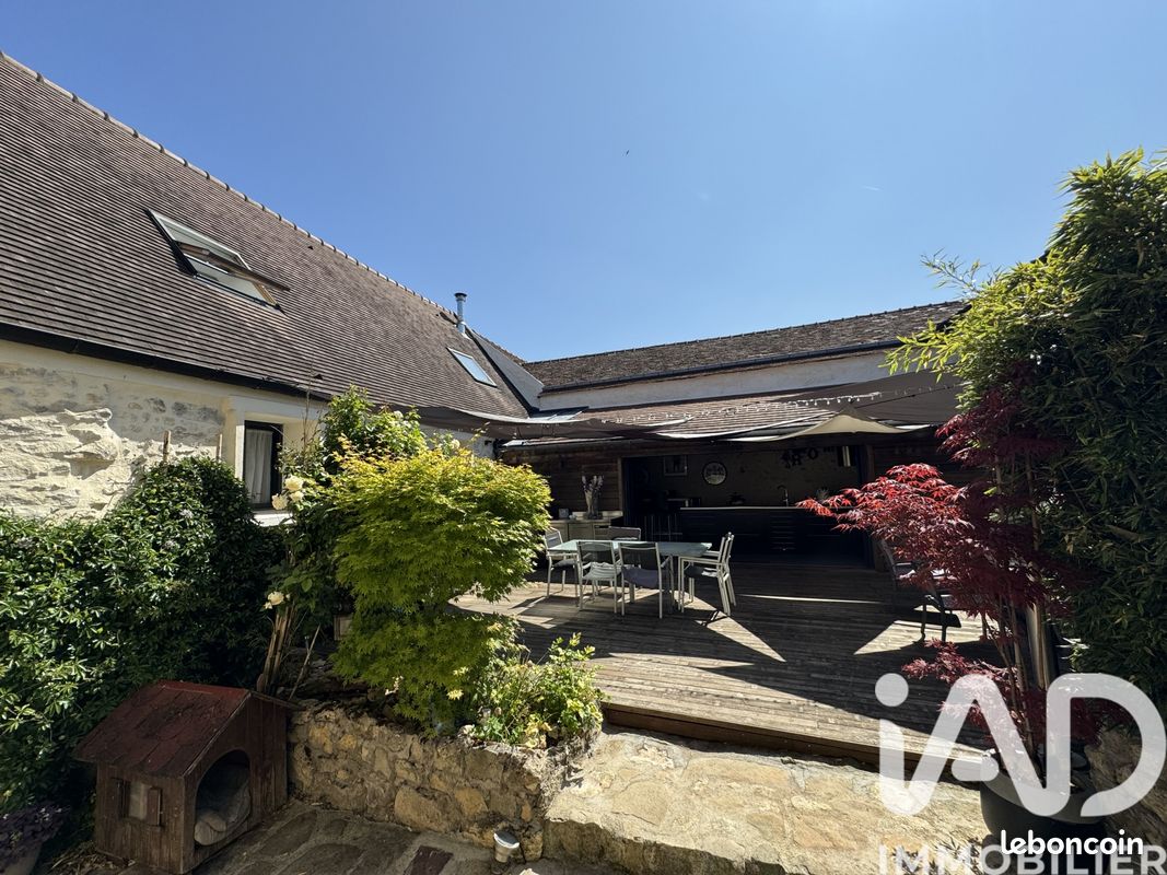 Maison 8 pièces 193 m² · à Étréchy · 193 m² · 364 000 €