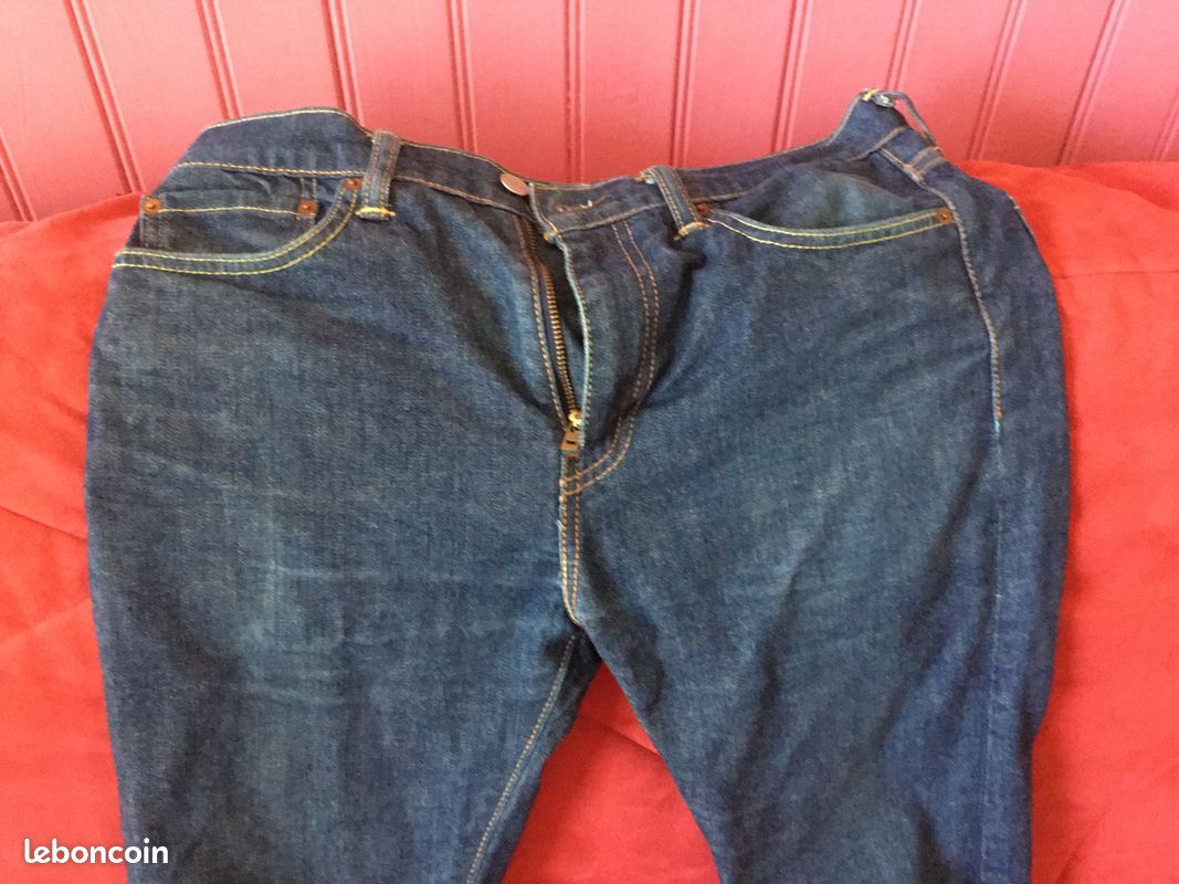 Vends jean LÉVIS jamais porté taille w32 L34 (image 2)