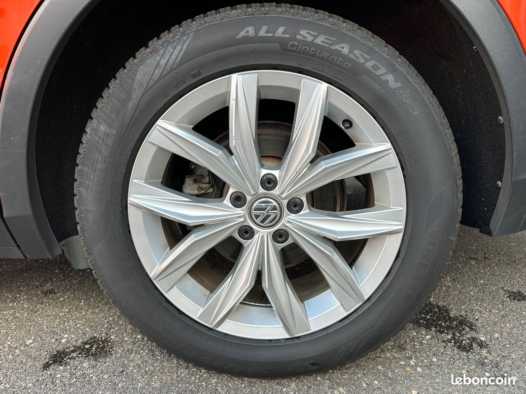 Volkswagen Tiguan 1.4 TSi 150ch Sound BVM6 S&S - 1ère Main ✋ - Français 🇫🇷 - Toit Ouvrant - Caméra + Radars AV/AR - CarPlay/AndroidAuto - GPS - Démarrage + Accès sans clé - JA 18" - Orange Habanero (image 11)