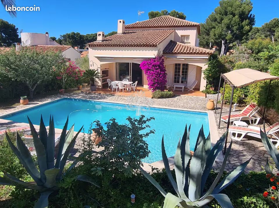 Maison 5 pièces 188 m² · à Sanary-sur-Mer · 188 m² · 1 420 000 €