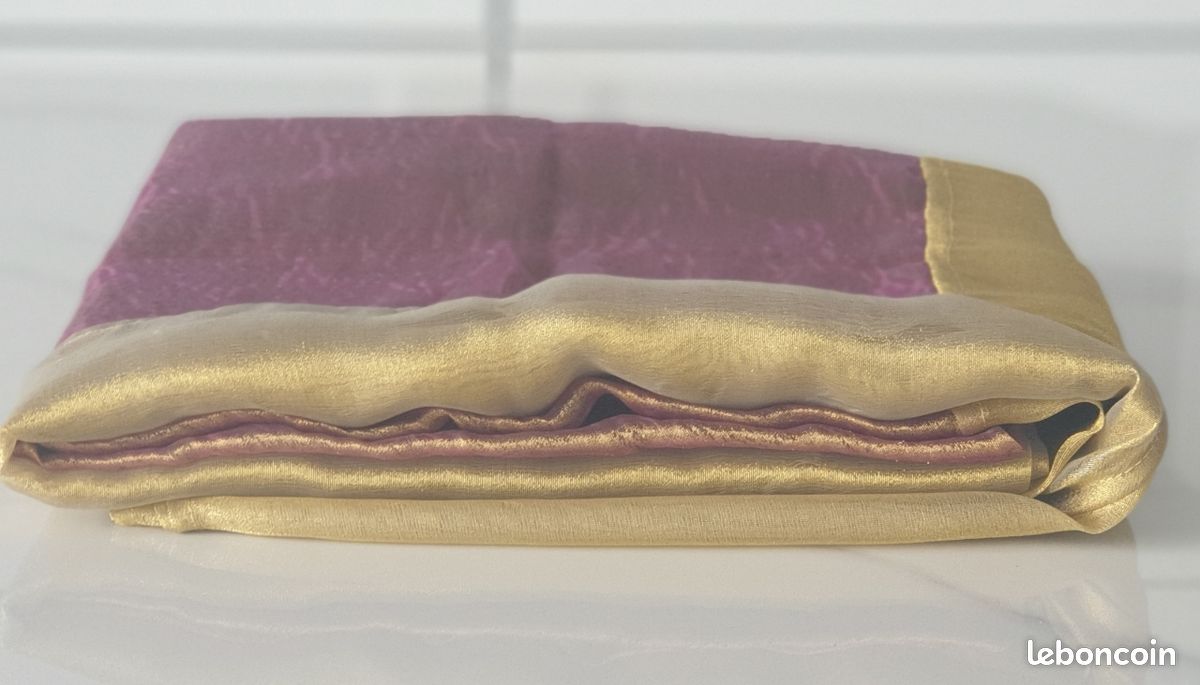 Nappe festive 160x160 or et rose - Fibre métallique - Excellent état (image 3)