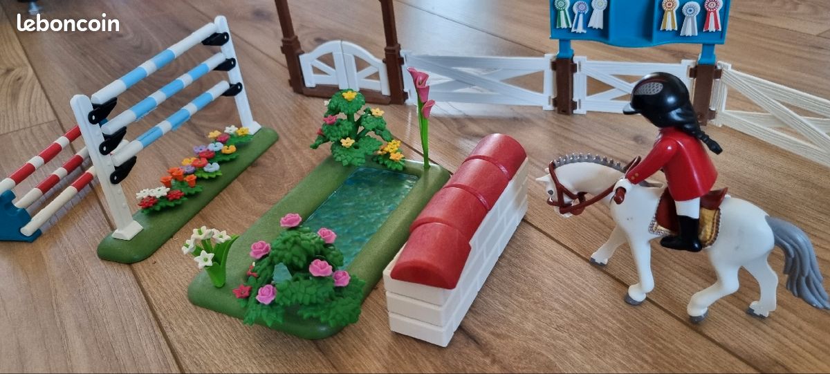 Playmobil ensemble centre équestre avec box et saut d'obstacles (image 3)
