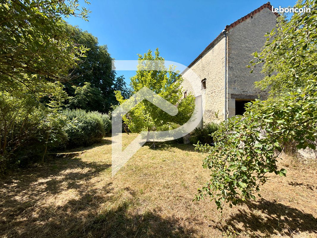Maison 5 pièces 193 m² · à Auberive · 193 m² · 45 000 €