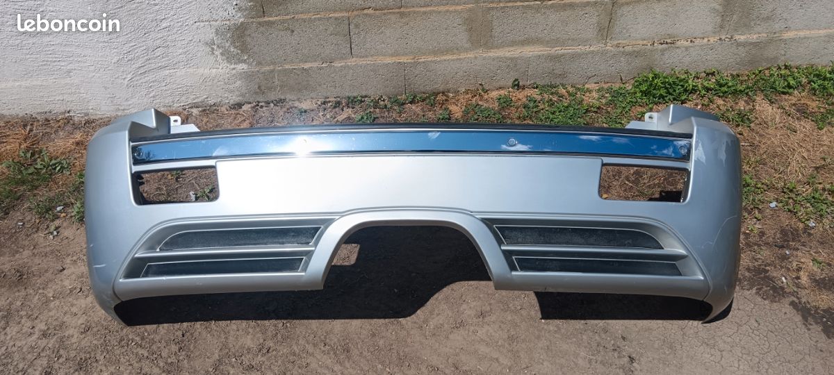Pare choc arriere jeep grand cherokee wk srt8 6.1 (image 1)