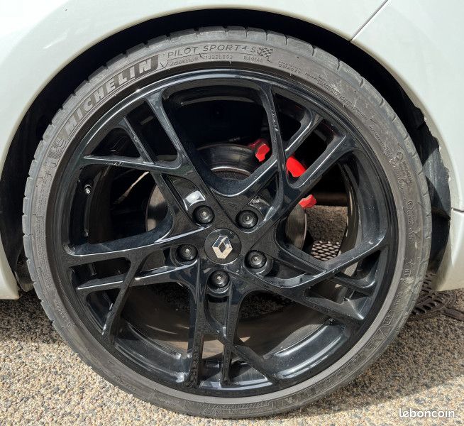 Renault MEGANE III COUPE 2.0T 250CH RS MONACO GP (image 9)