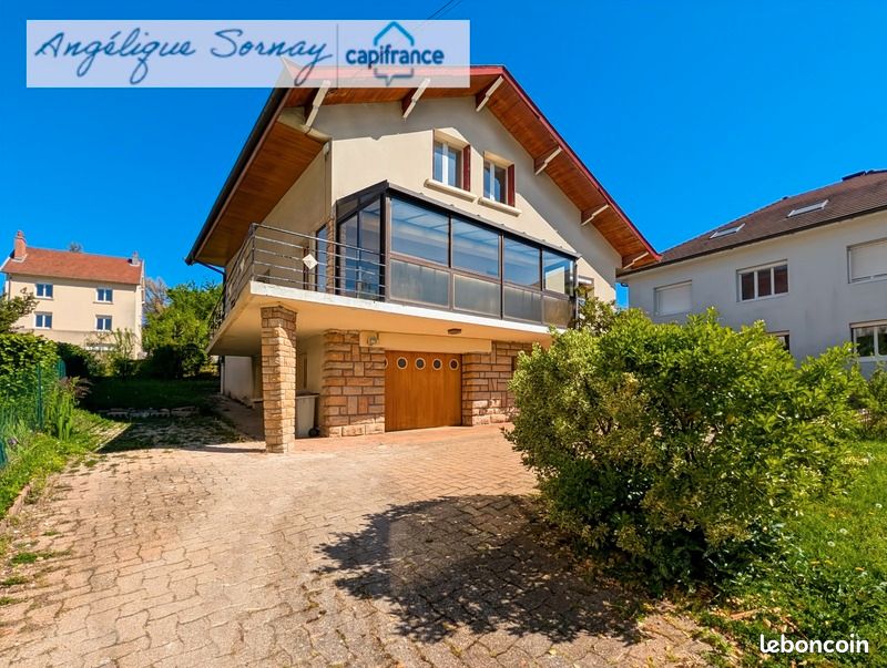 Maison 8 pièces 175 m² · à Lons-le-Saunier · 175 m² · 199 000 €