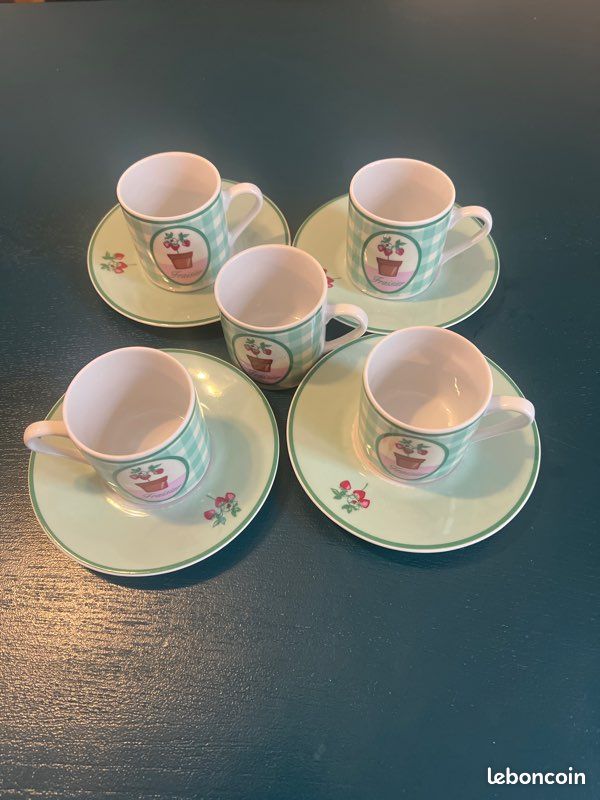 Guy Degrenne 5 tasses à expresso et soucoupes blanches bleues