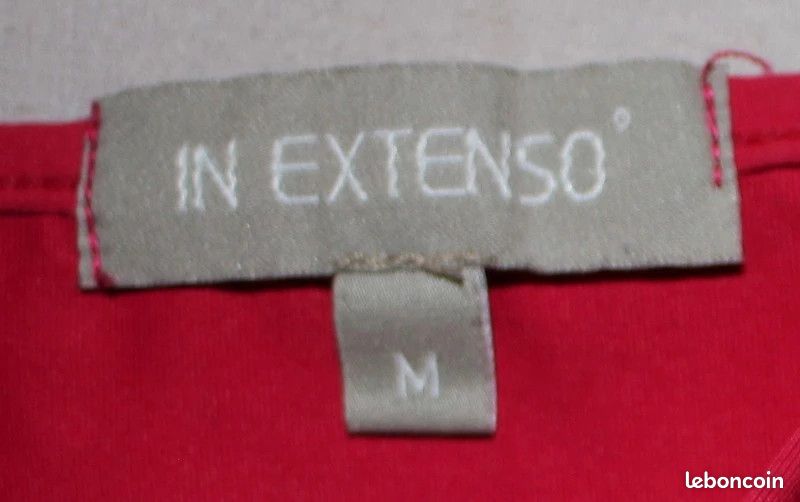 Haut rouge in extenso M mais correspond T32 (image 2)