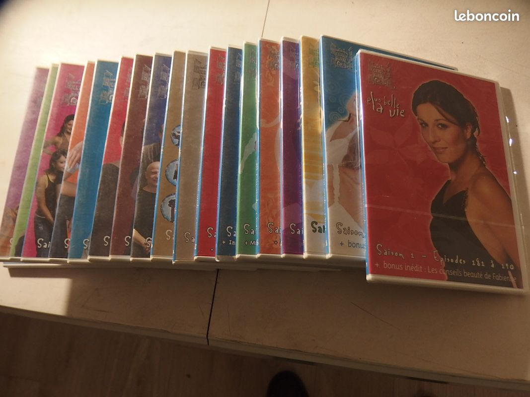 PLus Belle la Vie - Saison 1 - 19 Dvd + 19 revues (image 1)