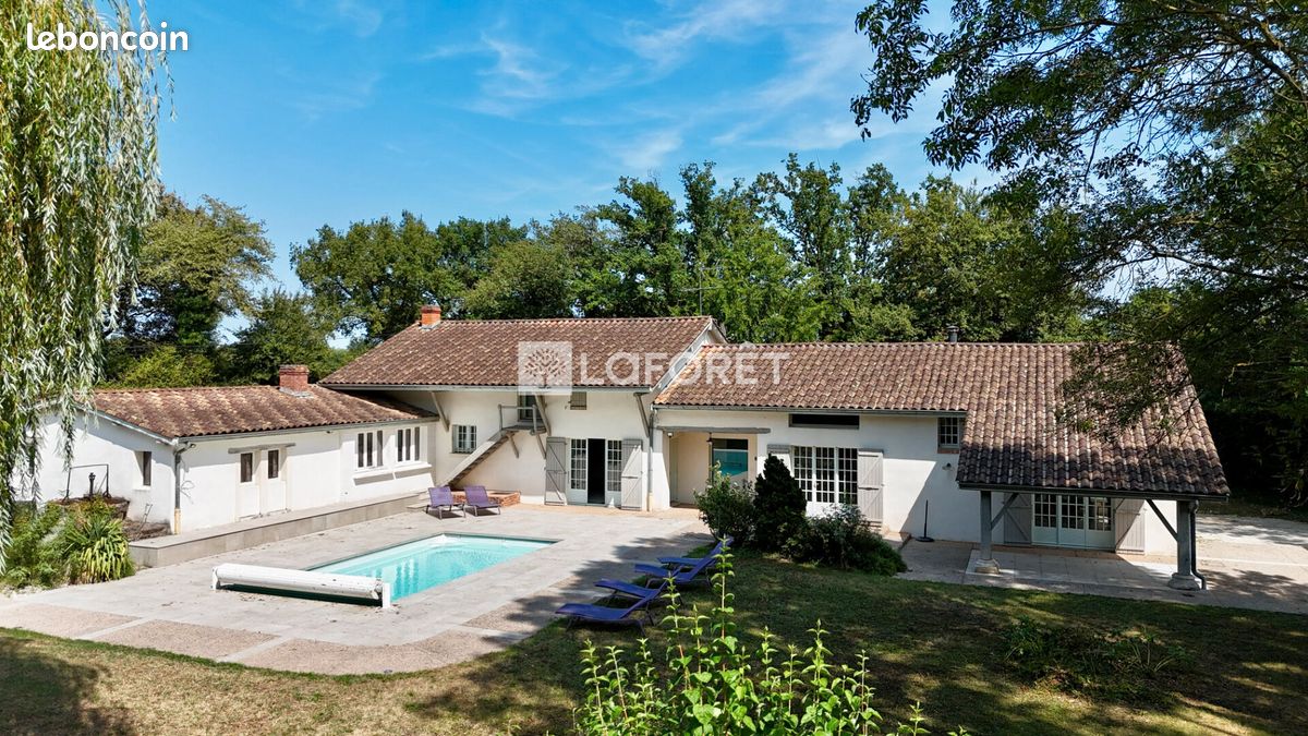 Maison 7 pièces 260 m² · à Châtillon-sur-Chalaronne · 260 m² · 635 000 €