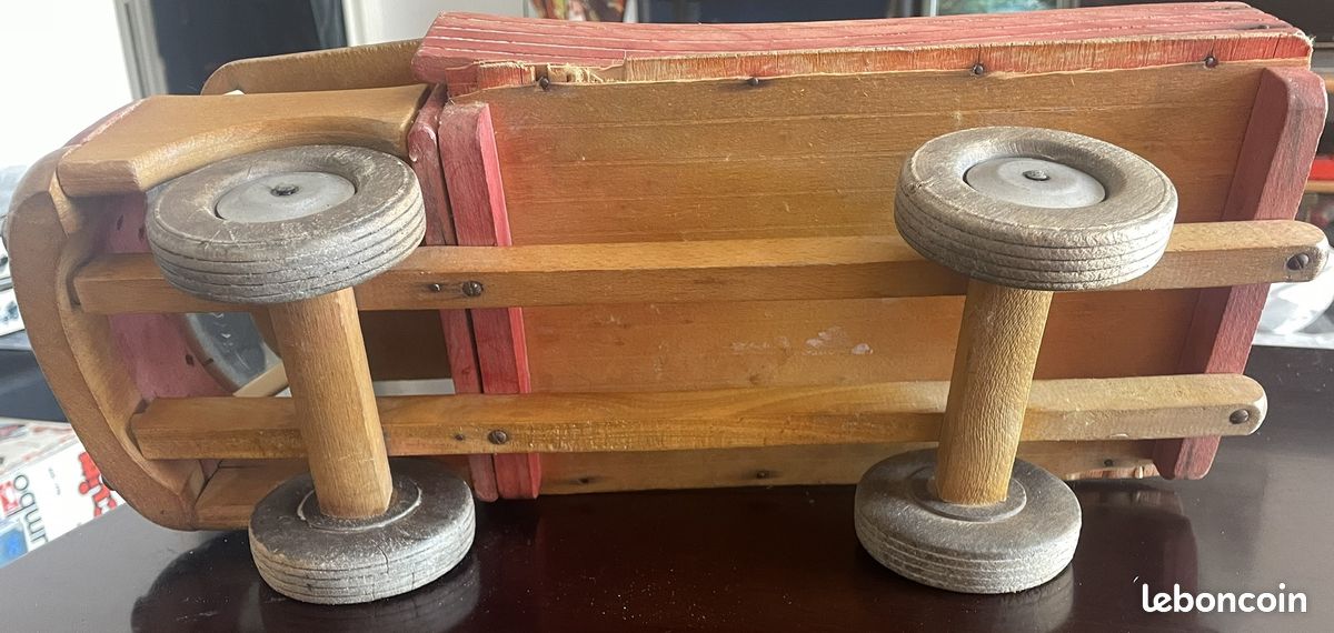 Plateforme de camion citerne à plat, mur latéral bas, plateau à ridelles, châssi