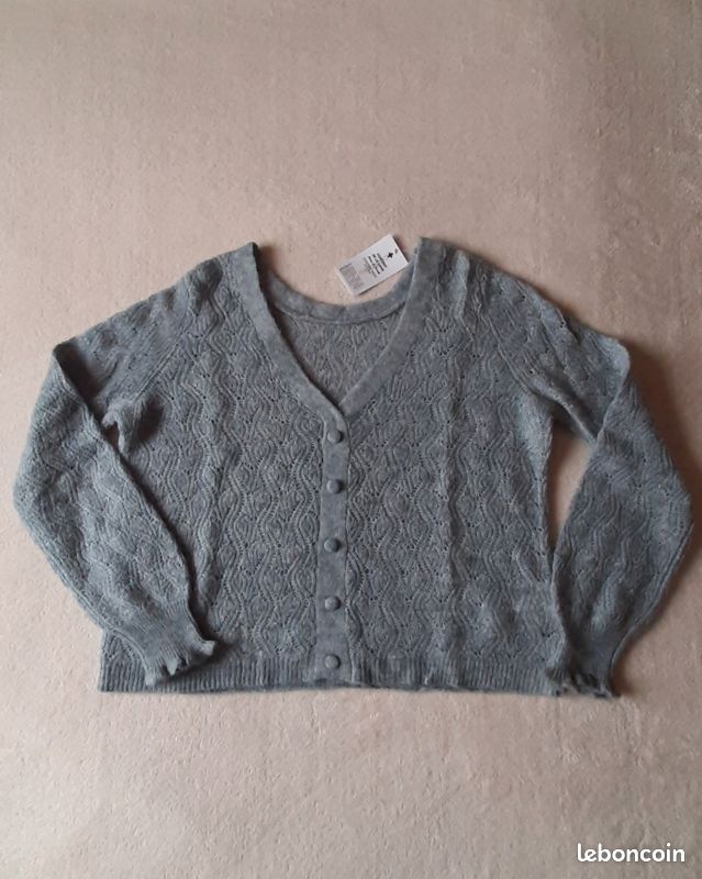 Pull Camaïeu Rayé Blanc - Taille M, Col V - 100% Viscose - Neuf Avec étiquettes