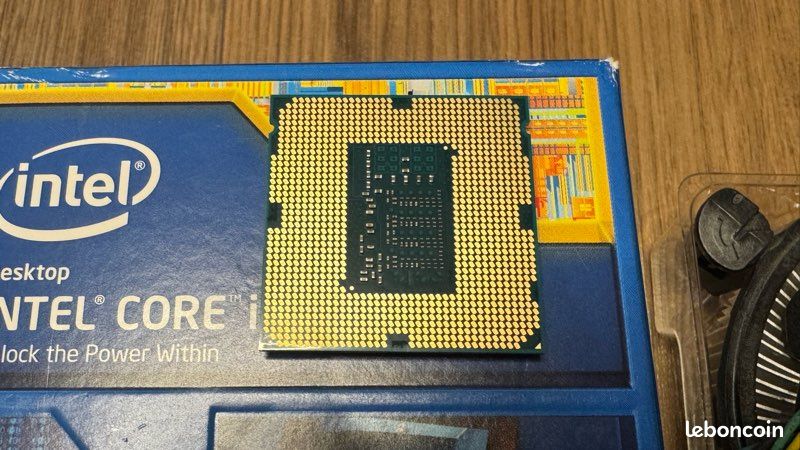 Intel Core i7-4790K + ventirad Intel d’origine (image 3)