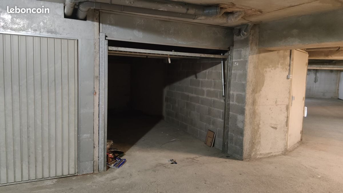 garage / box fermé 12 m² – montpellier alco / cévennes · 14 000 €