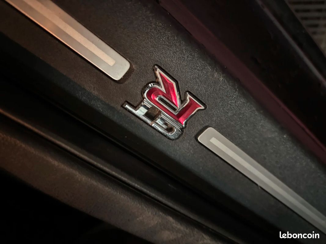 Nissan GT-R GT-R 3.8 V6 485 (image 36)