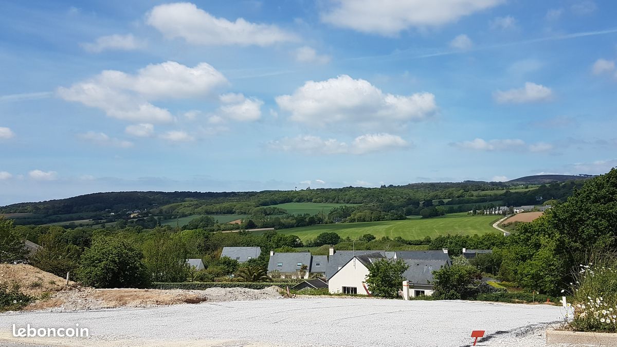 Terrain à bâtir de 691 m2 à Plomodiern · 38 000 €