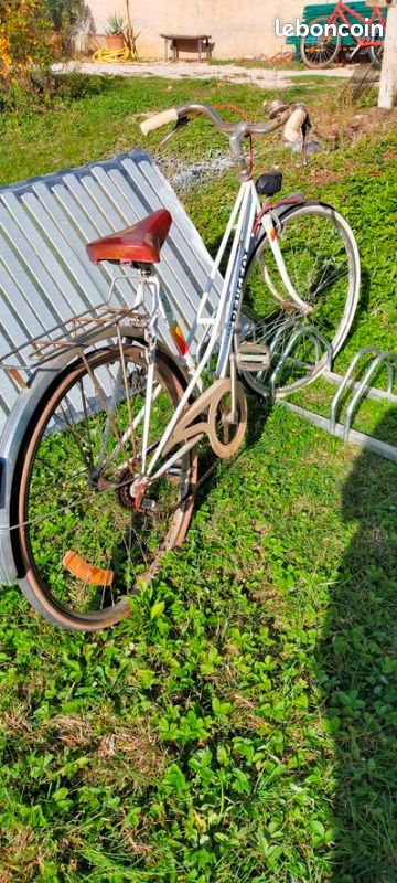 Vend vélo Peugeot femme vintage (image 3)