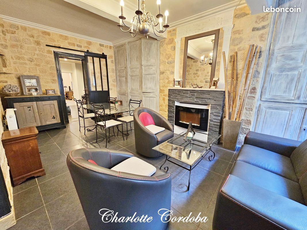 Maison 9 pièces 253 m² · à Sérignac-sur-Garonne · 253 m² · 265 000 €