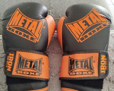 Gants De Boxe Metal – Rouge Et Noir – Taille 12 Oz – Occasion Adulte