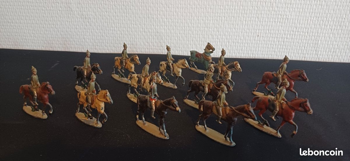 Lot De 12 Soldats Plomb WW1 - Cavalerie - CBG Mignot Ou Similaire - 14-18
