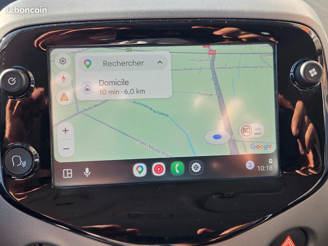 TOYOTA AYGO 1.0 VVTI 70 BOITE AUTO GRAND ECRAN CARPLAY 1er MAIN ENTRETIEN ET GARANTIE TOYOTA (image 7)