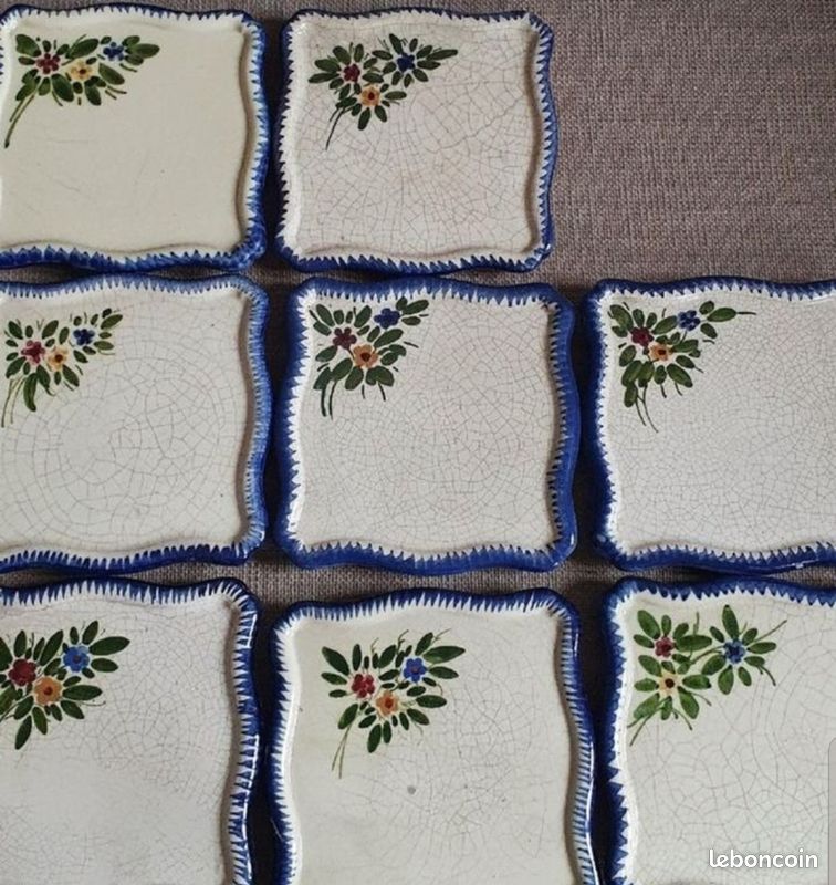 8 petites assiettes en faïence craquelée (image 1)