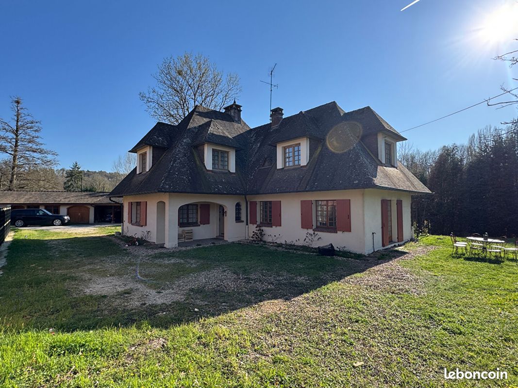 Maison 8 pièces 210 m² · à Jouars-Pontchartrain · 210 m² · 591 000 €