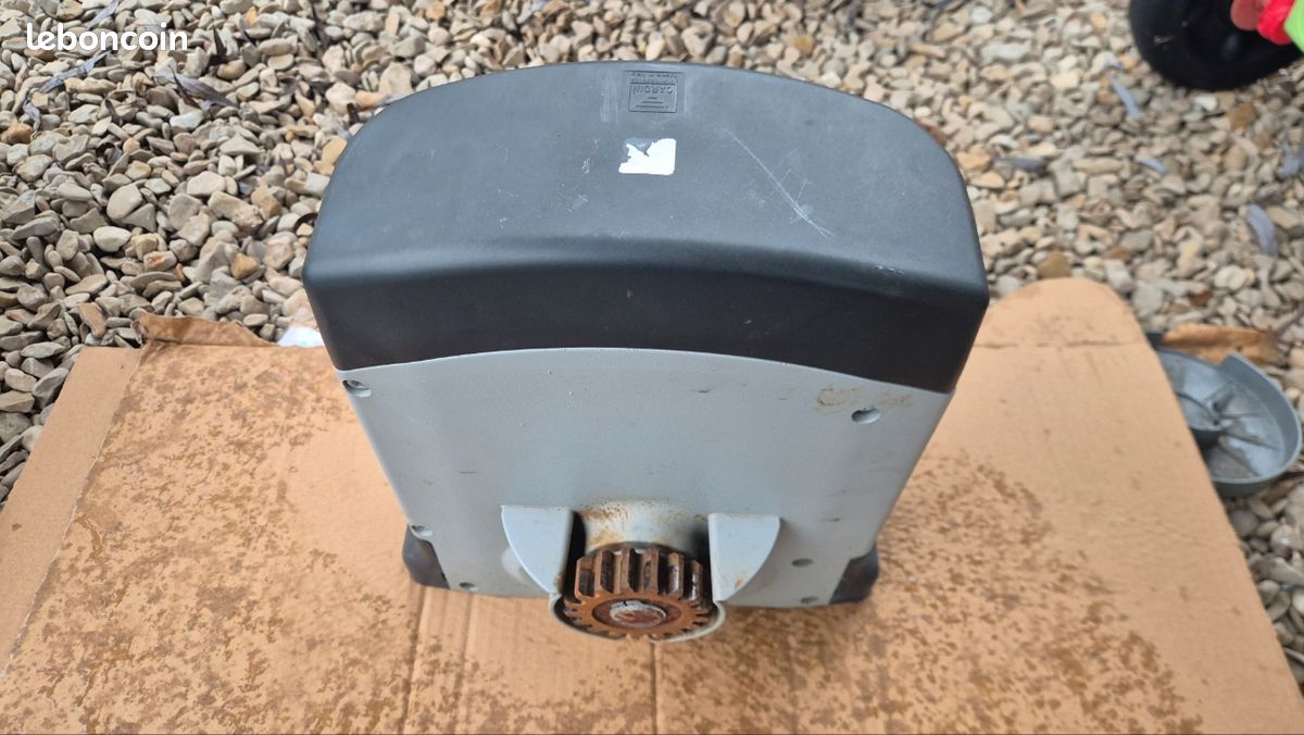 Moteur portail coulissant cardin pour pièces (image 1)