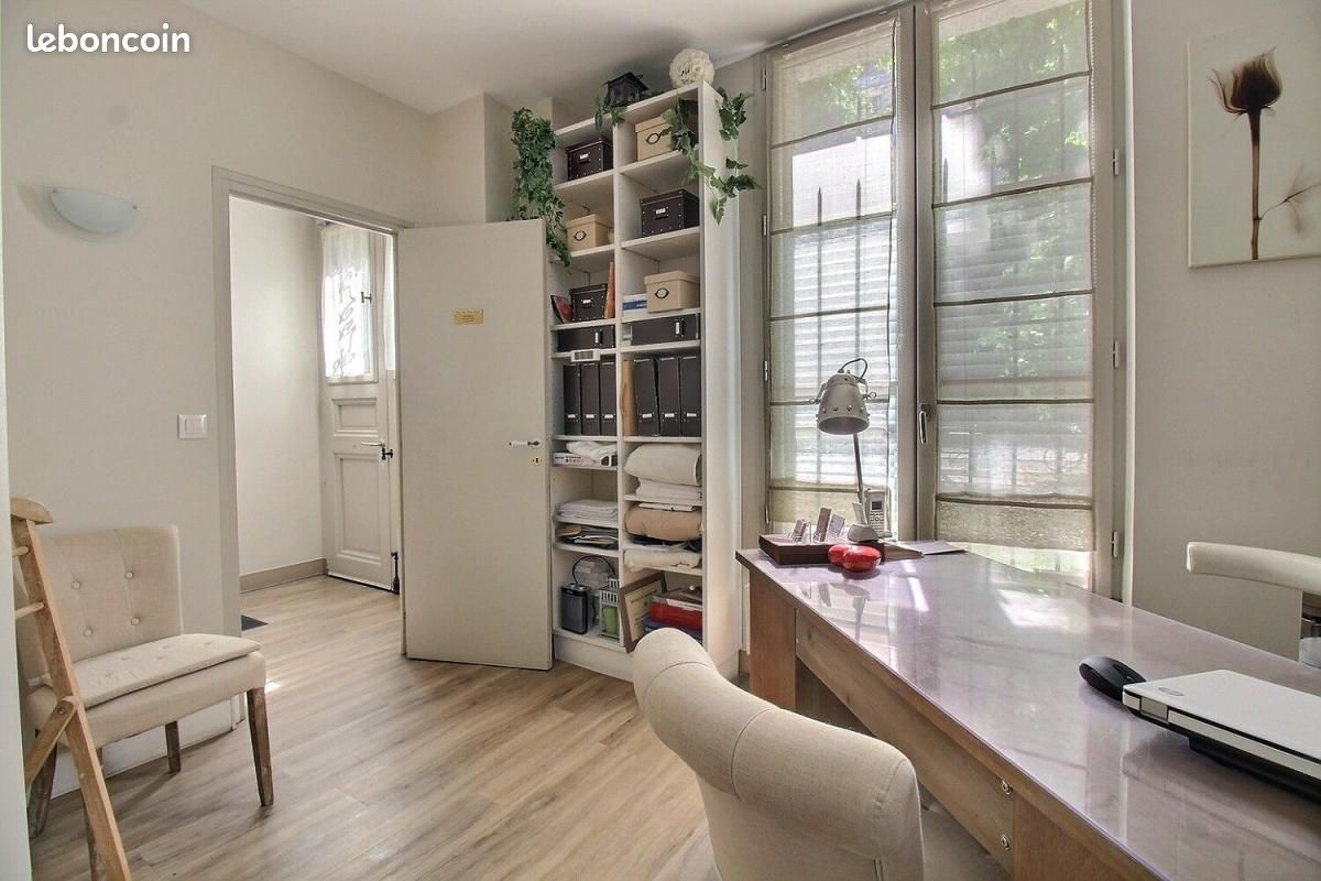 Appartement 3 pièces 80 m² · à Paris · 80 m² · 895 000 €