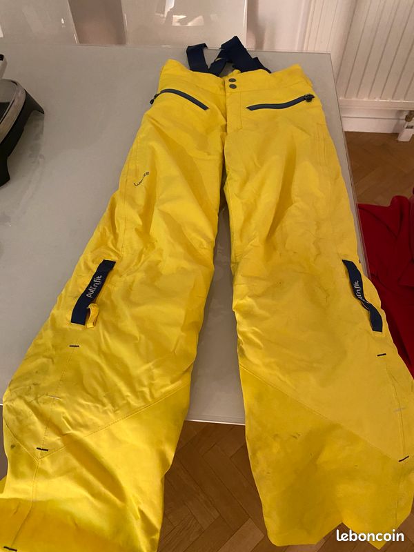 Le pantalon du ski garçon 10 ans en bon état (image 1)
