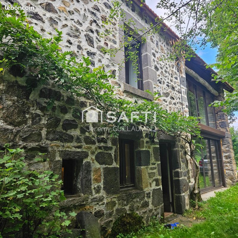 Maison 6 pièces 170 m² · à Saint-Ours · 170 m² · 215 000 €