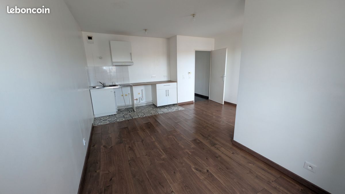 Appartement 1 pièce(s) 30 m²à louer Athis-mons