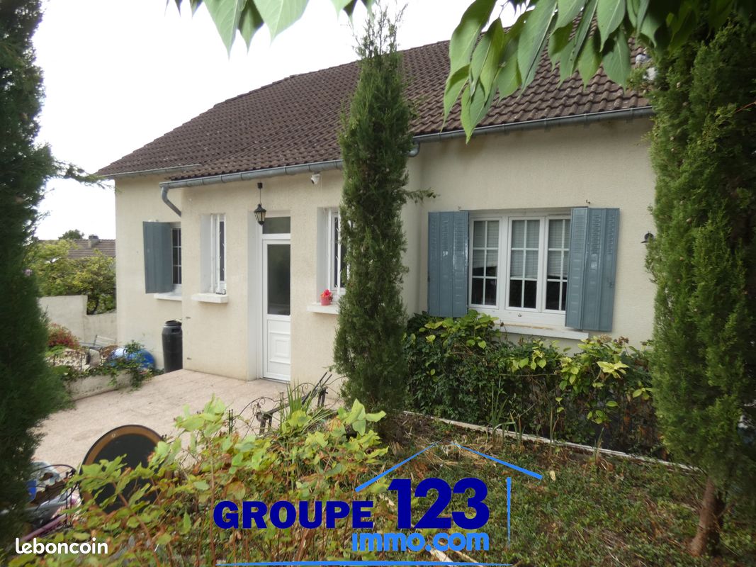Maison 7 pièces 186 m² · à Laroche-Saint-Cydroine · 186 m² · 189 900 €