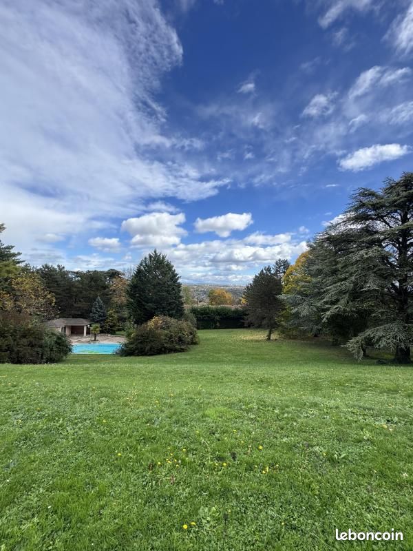 Maison 8 pièces 434 m² · à Collonges-au-Mont-d'Or · 434 m² · 2 100 000 €