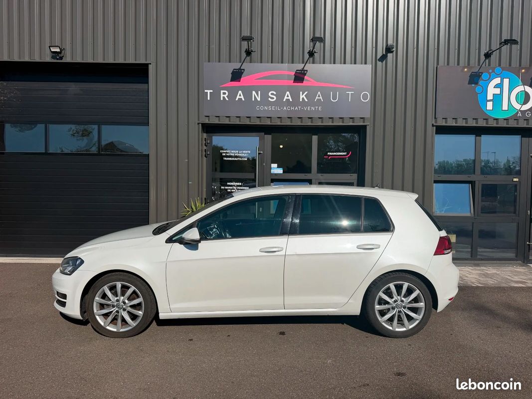 VOLKSWAGEN GOLF 7 2.0 TDI 150 ch BlueMotion Technology Carat avec GPS / RÉGULATEUR / RADAR AVANT ET ARRIÈRE (image 2)