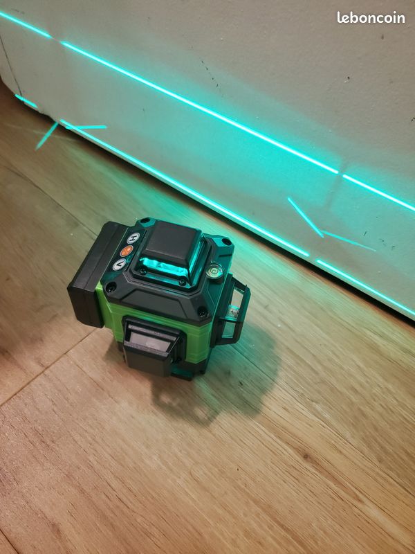 Niveau Laser Vert 16 Lignes – Avec Batteries Et Télécommande – Pour Pro Et Bricoleurs
