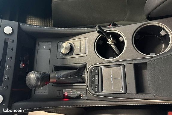 Lexus RC F 5.0 V8 477 ch / Mark Levinson Sièges ventilés Caméra 1ère main (image 10)