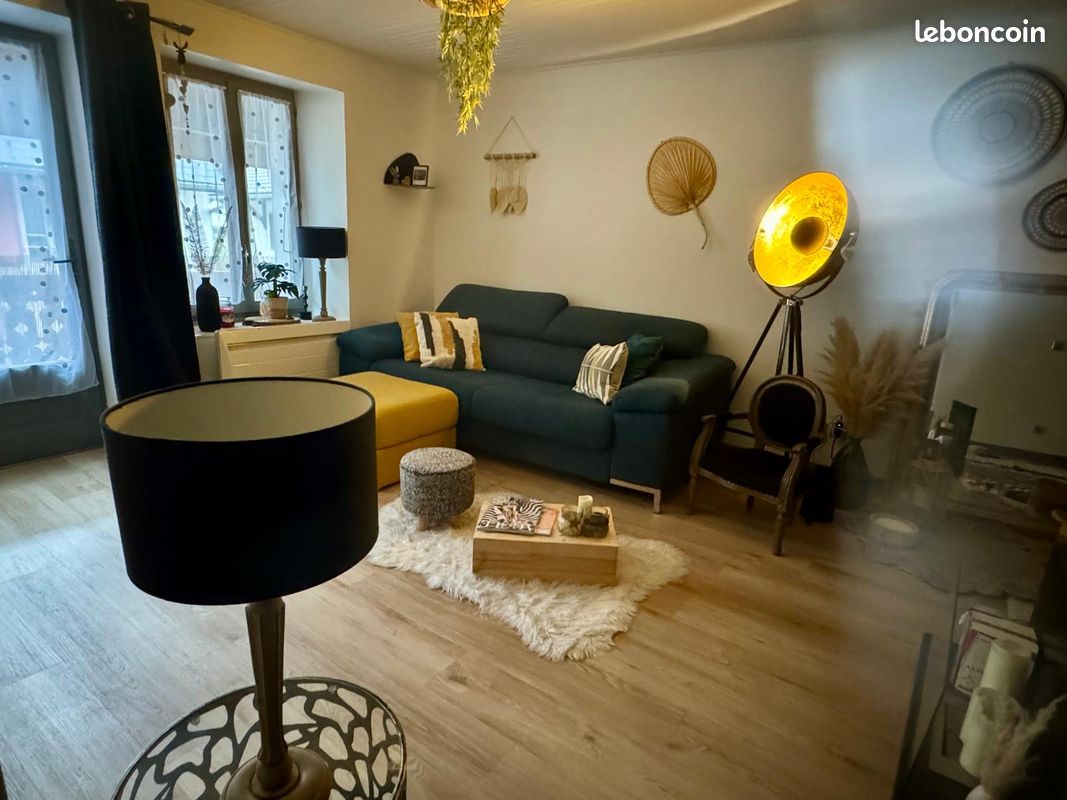 Appartement atypique 84m2 au calme dans le vieux St jorioz, avec 2 balcons et petit garage (image 4)