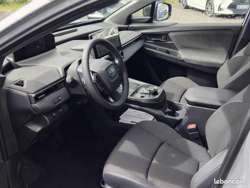 Toyota C-HR+ 224ch 77kWh Design Grande Autonomie (image 11)