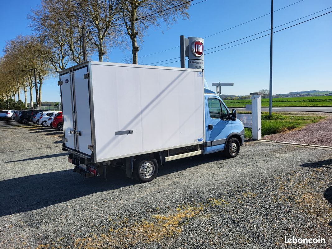 IVECO Daily 35S17 (170cv) "Caisse Isotherme" (image 2)