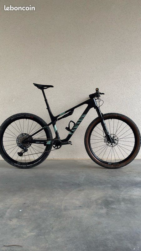 Canyon Lux World Cup CFR LTD Vélos