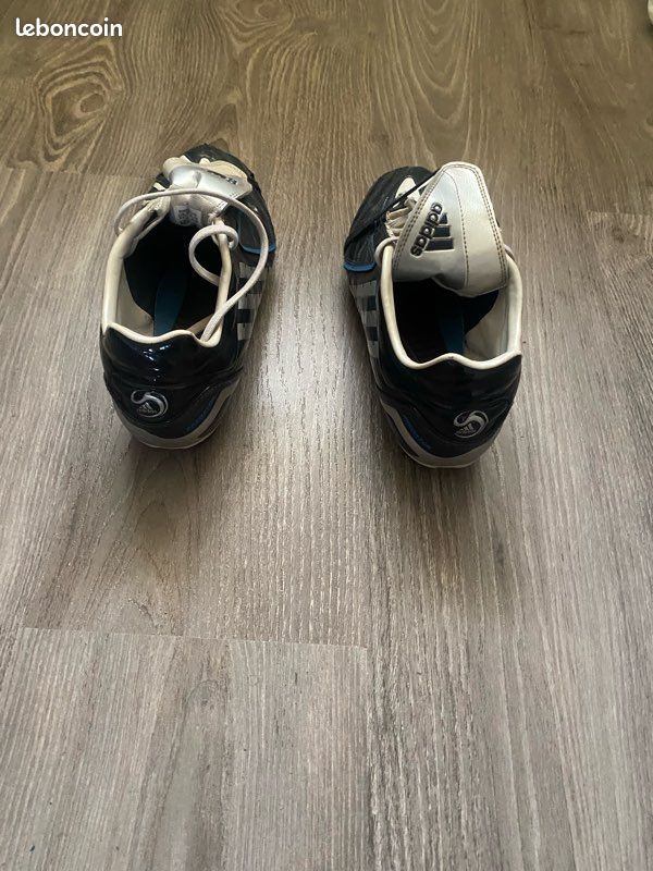 Crampons de footballeur (image 3)