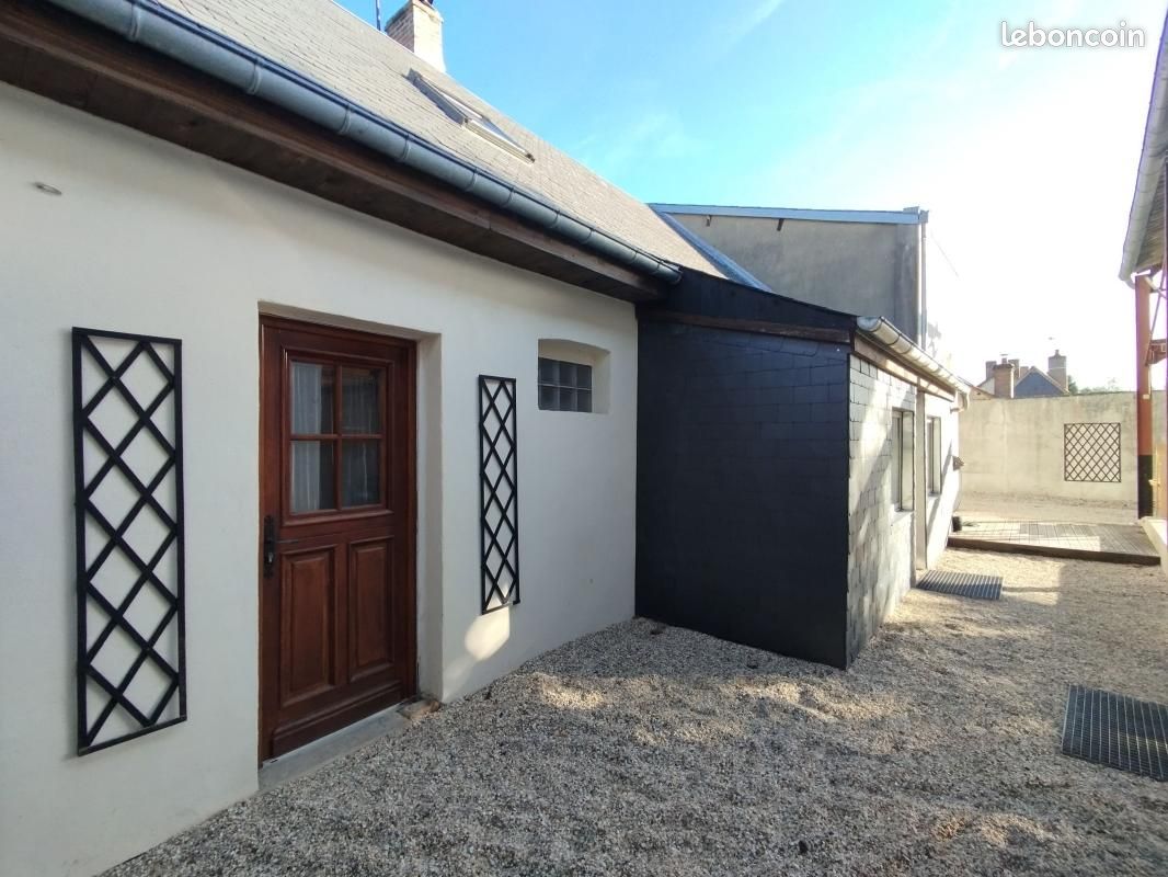 Maison 4 pièces 126 m² · à Nouan-le-Fuzelier · 126 m² · 890 €