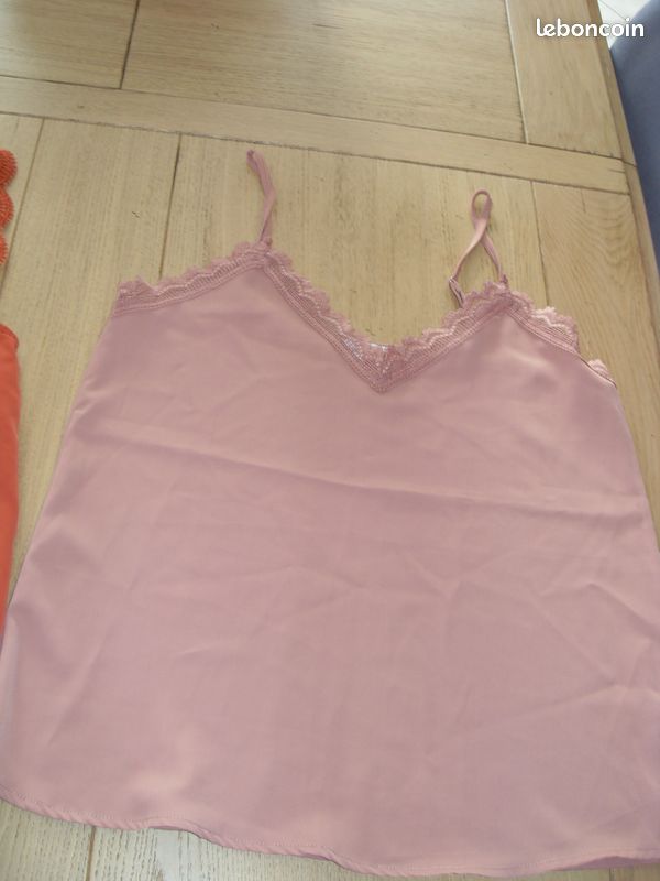 2 Très beaux haut femme taille: S (image 3)