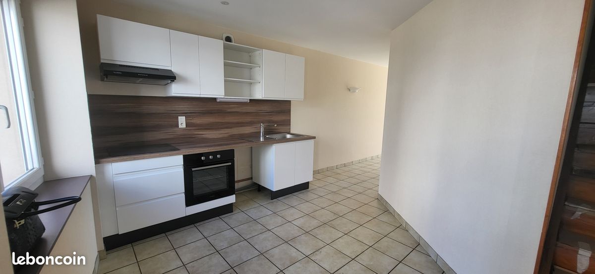 Maison 3 pièces 77 m² · à Saint-Christo-en-Jarez · 77 m² · 750 €/mois