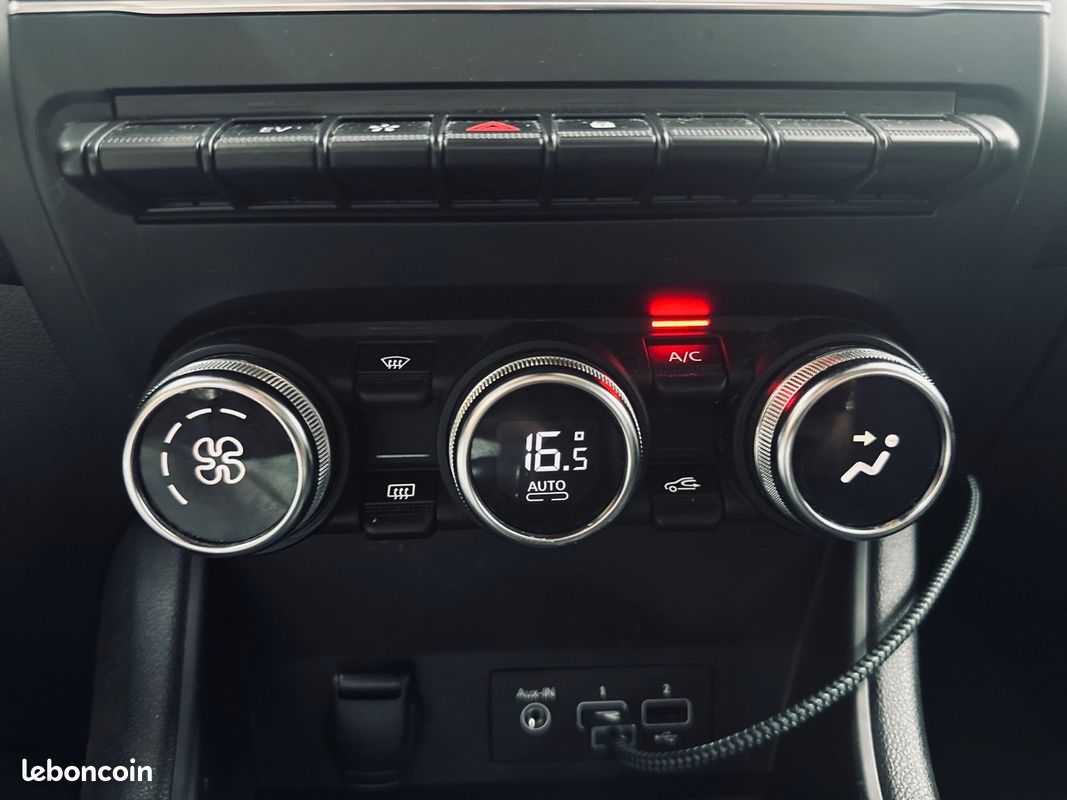 Renault CAPTUR 1.6 145CH Intens + CARPLAY + CAMERA + 2EME MAIN + ENTRETIEN CONSTRUCTEUR + GARANTIE 12 MOIS (image 25)