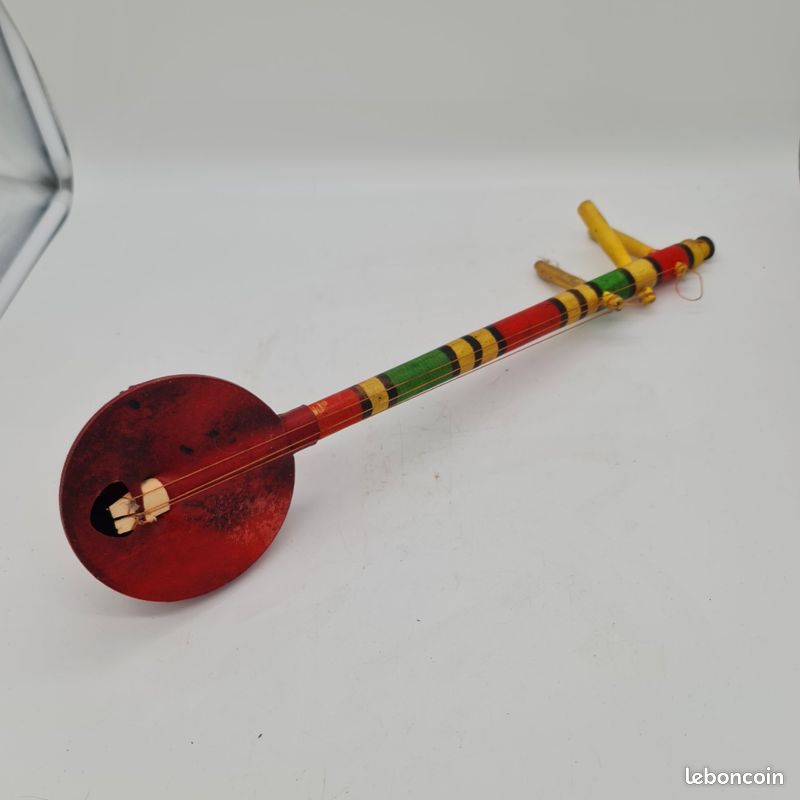 Guitare marocaine décoration musique (image 1)