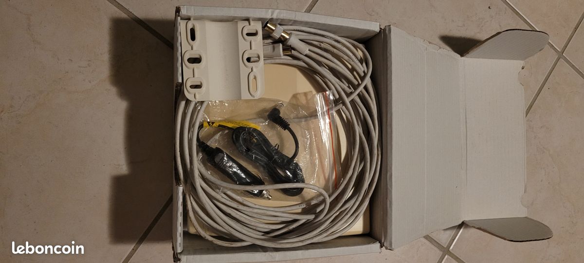 Antenne TV passive TNT HD Extérieur 10 dBi Bon état (image 3)